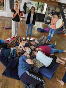 Du 22 au 26 Avril 2024 : Stage de chant et bien-être de 5 jours à Cazilhac (34190) avec Lisa et Matias