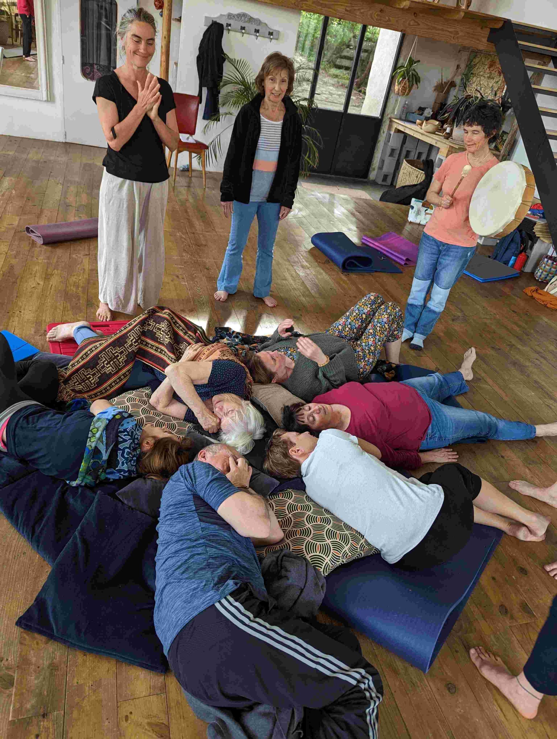 Bain sonore chant bien-être à Cazilhac Un bain sonore dans le cadre d'un atelier du diaphragme en 2023.