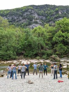 Du 22 au 26 Avril 2024 : Stage de chant et bien-être de 5 jours à Cazilhac (34190) avec Lisa et Matias